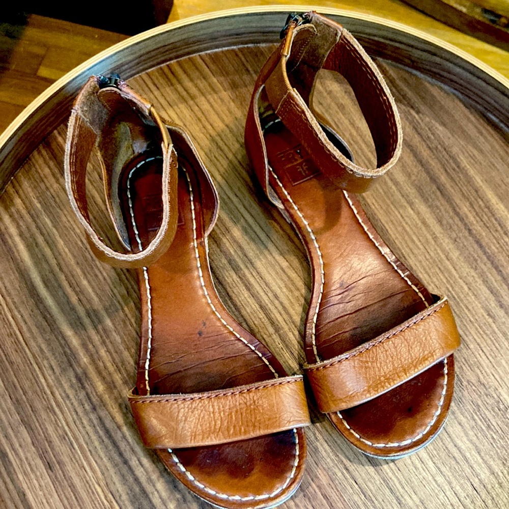 Frye Brown Leather Carson Ankle Strap Sandals, sz 6 US women’s